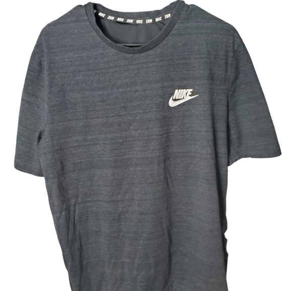Nike Tee - Picture 1 of 3